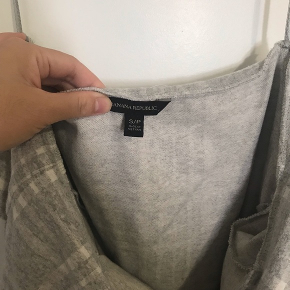 Women’s Tops - Picture 1 of 3